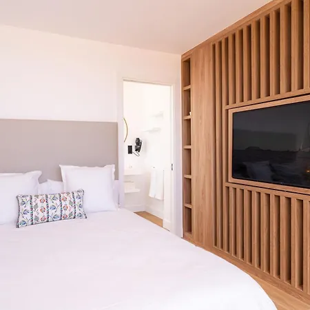 15b Modern Ocean View Apartament